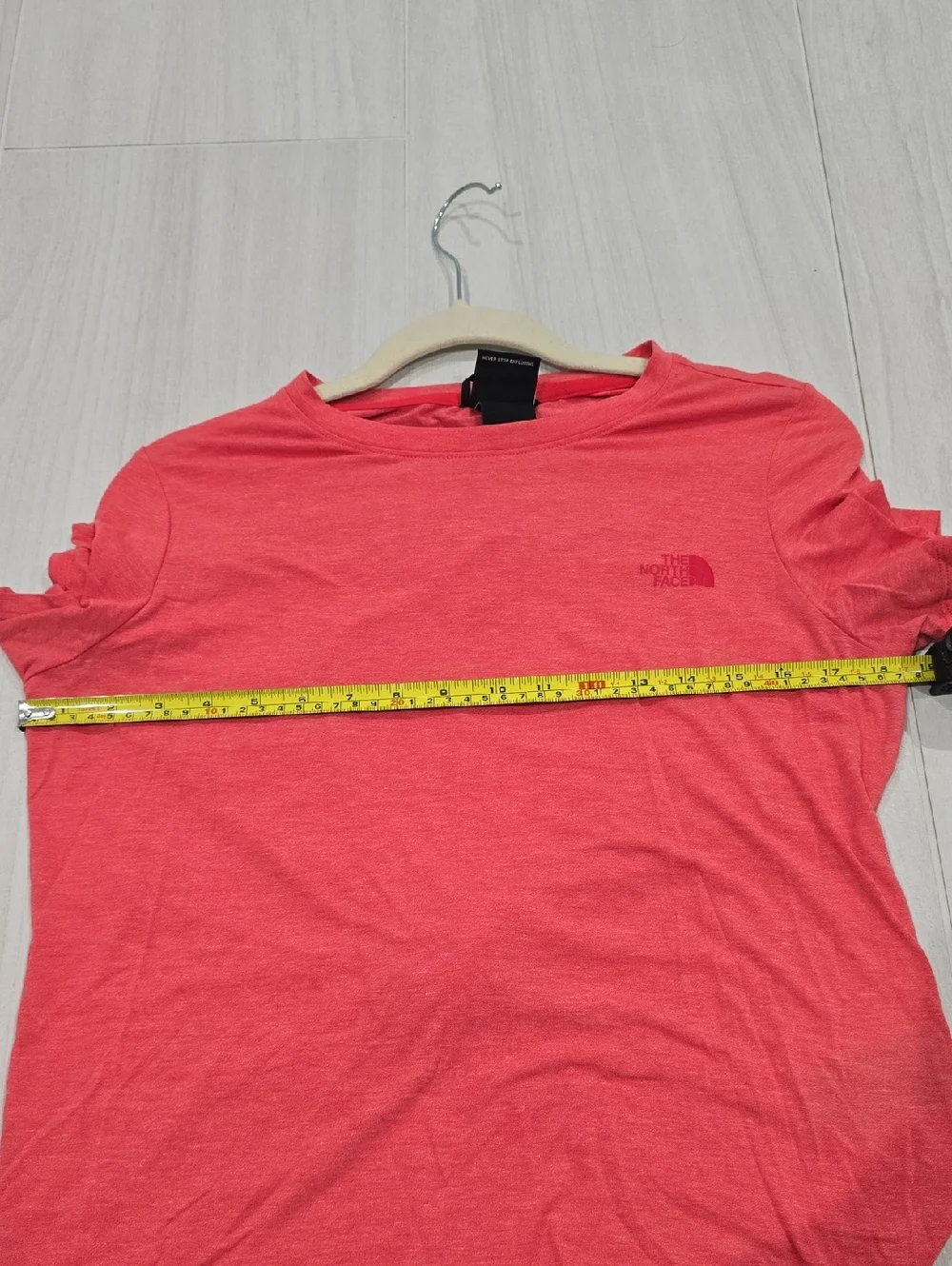 The North Face Women's Coral Crew Neck Tee Medium - Picture 9 of 10
